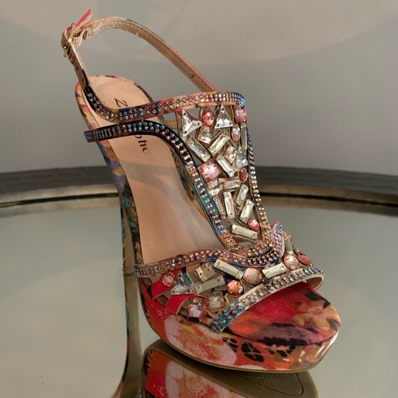 Zigi Soho STUNNING Floral Jewel Platform - Picture 2 of 9